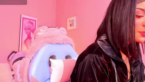 milu_carbajal_x online show from April 18, 5:10 am