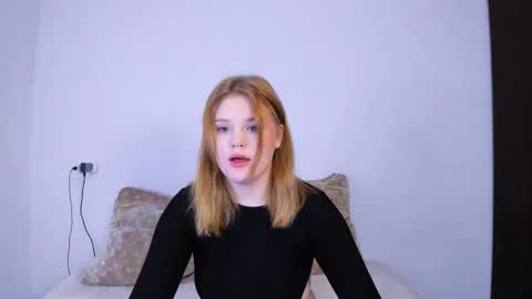 hi Im Mina  online show from October 23, 11:55 pm