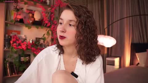 Snapshot of mind__game chatting on September 18, 7:07 am Frances  Next streams Thu Fri Sat 8am -  4pm GMT3 online show from September 18, 7:07 am