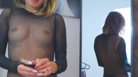 miniongirll online show from November 18, 7:42 am