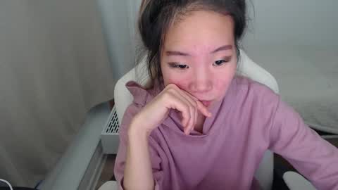 mira_g online show from November 21, 1:24 pm