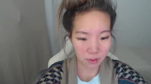 mira_g online show from November 22, 1:36 pm