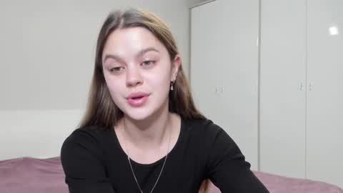 Mira online show from November 17, 9:15 pm