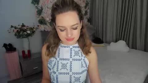 Emma online show from October 3, 8:14 pm