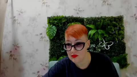 mirandagill online show from December 16, 9:03 am