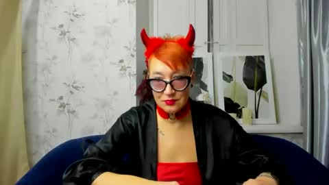 mirandagill online show from December 12, 9:19 am