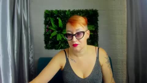 mirandagill online show from December 9, 8:33 am