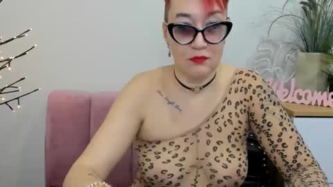 mirandagill online show from January 29, 8:29 am