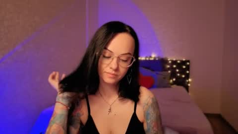 MiraSkyy online show from June 9, 3:00 pm