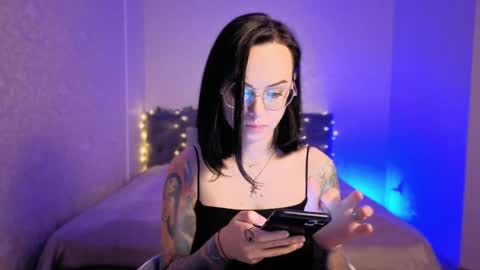 MiraSkyy online show from April 3, 5:44 pm