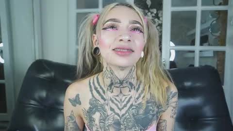 miss___angel online show from February 18, 11:09 am