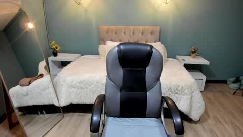 Cataleya online show from February 12, 11:45 am