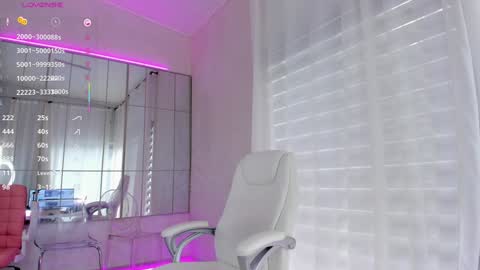 miss_diamond__ online show from March 25, 9:12 am