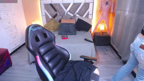 hanna online show from February 5, 12:49 pm