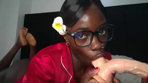 SensuElle  WHAT I DONT SHOW HERE... YOULL ONLY SEE IN PRIVATE  online show from December 22, 6:05 am