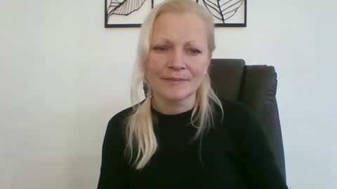 miss_natalix online show from October 25, 10:34 am