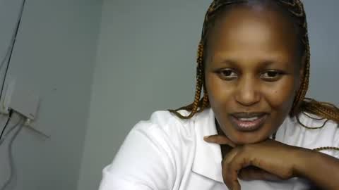 miss_vall online show from January 31, 7:18 pm