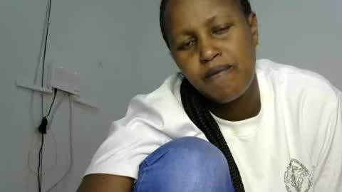 miss_vall online show from December 31, 1:19 pm