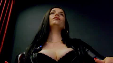 AliceReign online show from June 8, 5:30 am