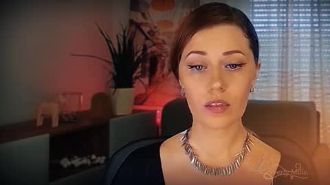 The divine Beverly online show from March 3, 12:55 pm