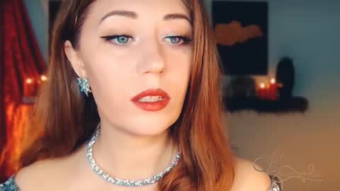 Snapshot of missbeverlymills chatting on October 27, 4:30 am The divine Beverly online show from October 27, 4:30 am