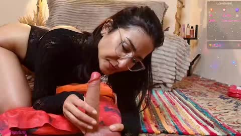  Vi  online show from May 19, 6:26 pm