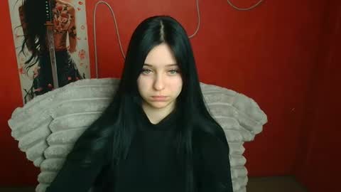 Mia online show from March 9, 12:30 pm