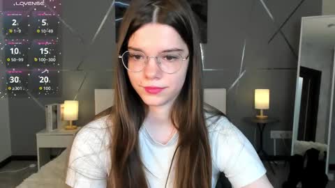 misss_evelyne online show from February 8, 1:42 am