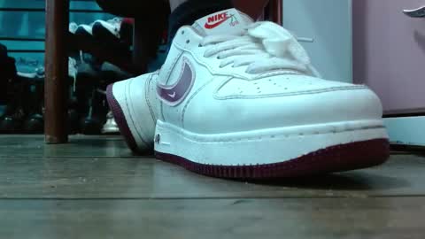 TELL ME MISS online show from February 25, 1:42 pm