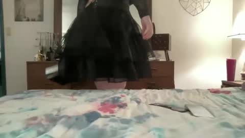 Miss Suzie Gunn  online show from October 7, 5:39 pm