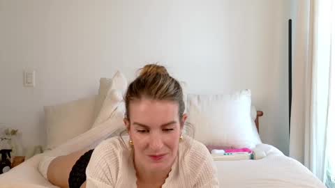 Snapshot of misstheacamille chatting on January 3, 7:50 pm MissThea online show from January 3, 7:50 pm