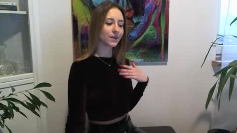 Snapshot of mistress_kasandrra chatting on December 30, 10:43 am Mistress Cassie - Cash online show from December 30, 10:43 am