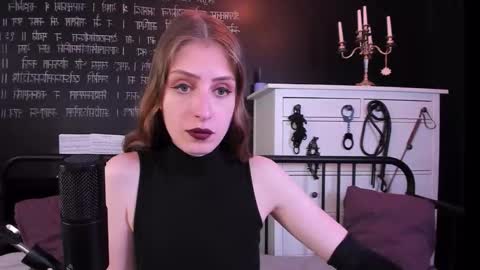 Snapshot of mistress_marlene chatting on September 22, 7:40 am Mistress Marlene online show from September 22, 7:40 am