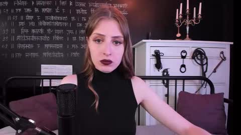 Snapshot of mistress_marlene chatting on September 13, 11:07 am Mistress Marlene online show from September 13, 11:07 am