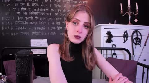 Snapshot of mistress_marlene chatting on February 22, 3:32 pm Mistress Marlene online show from February 22, 3:32 pm