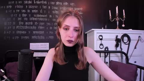 Snapshot of mistress_marlene chatting on February 21, 11:01 am Mistress Marlene online show from February 21, 11:01 am