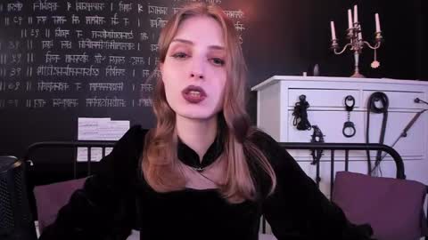Snapshot of mistress_marlene chatting on February 6, 2:04 pm Mistress Marlene online show from February 6, 2:04 pm