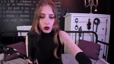 Snapshot of mistress_marlene chatting on October 4, 7:47 am Mistress Marlene online show from October 4, 7:47 am