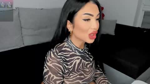 Snapshot of mistress_meryem chatting on December 12, 9:58 pm mistress_meryem online show from December 12, 9:58 pm