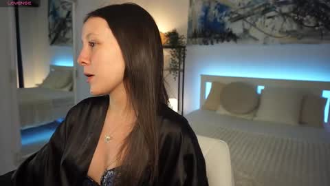 Sindy online show from March 12, 8:28 am