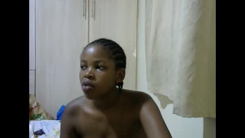 misty_shee online show from February 12, 2:33 pm