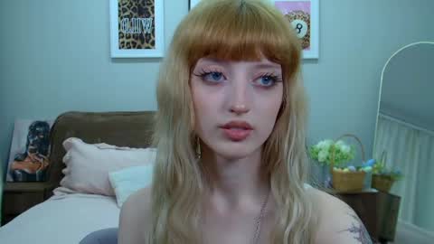 Misty online show from April 18, 8:09 pm