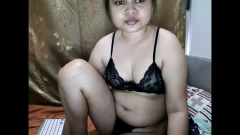 Cutiepie online show from February 5, 2:51 am