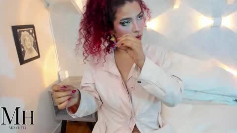 mizzhell_ online show from October 26, 4:02 pm