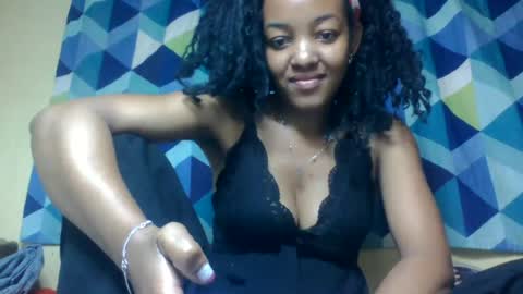 mmyriame online show from August 4, 1:28 pm