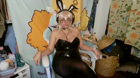 The Mochi Rainbow Variety Show online show from February 26, 10:53 pm