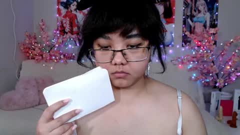 Molly online show from March 28, 8:36 am