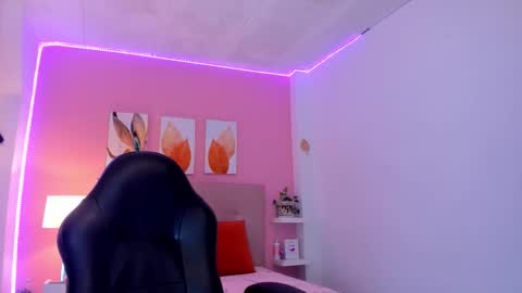    online show from February 8, 1:15 pm