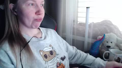 I have new photos come and see with love Molly online show from February 8, 8:51 am