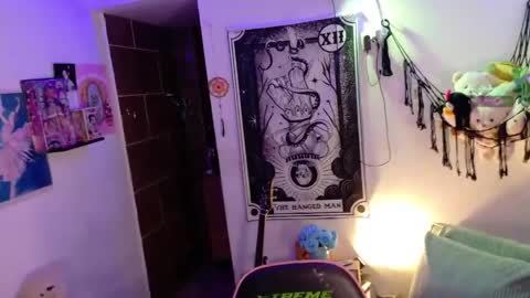 Molly online show from April 17, 5:53 am